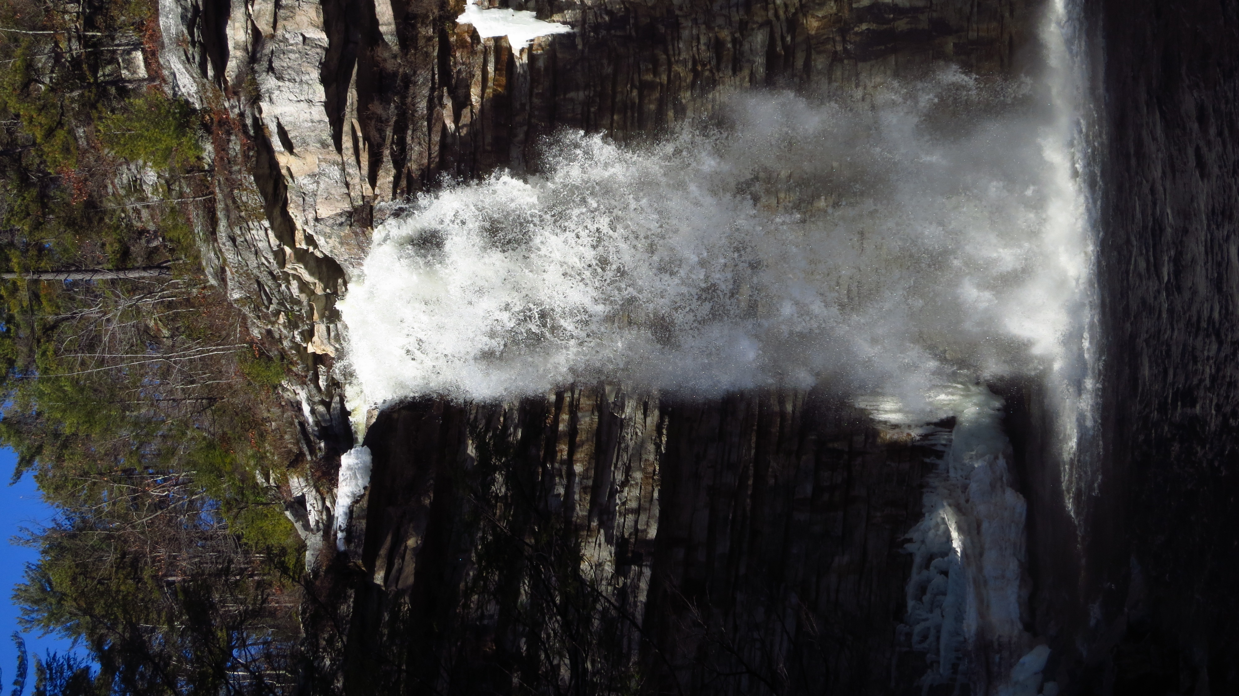 Awosting Falls in summer or green-season visit