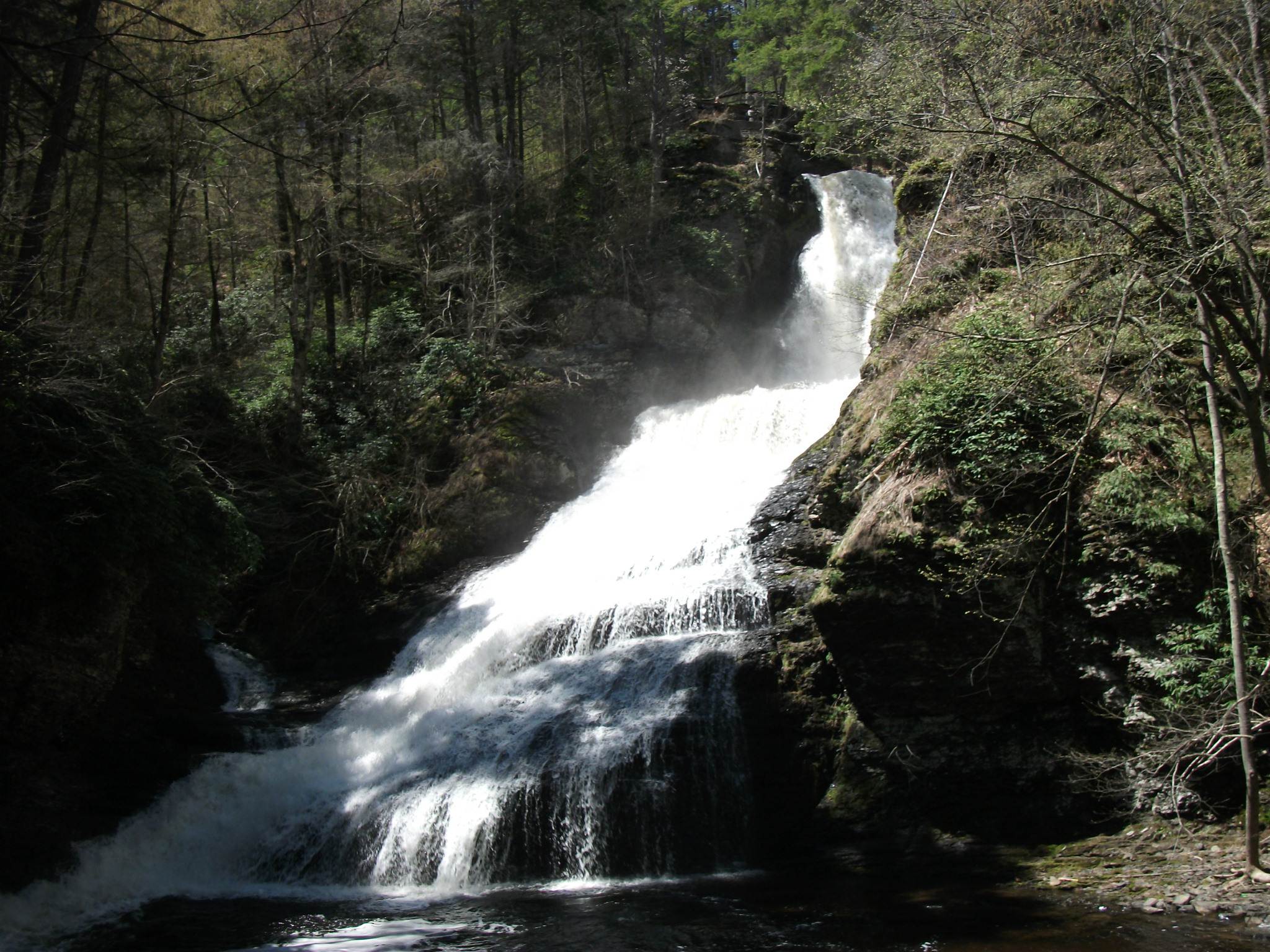Dingmans Falls waterfall view