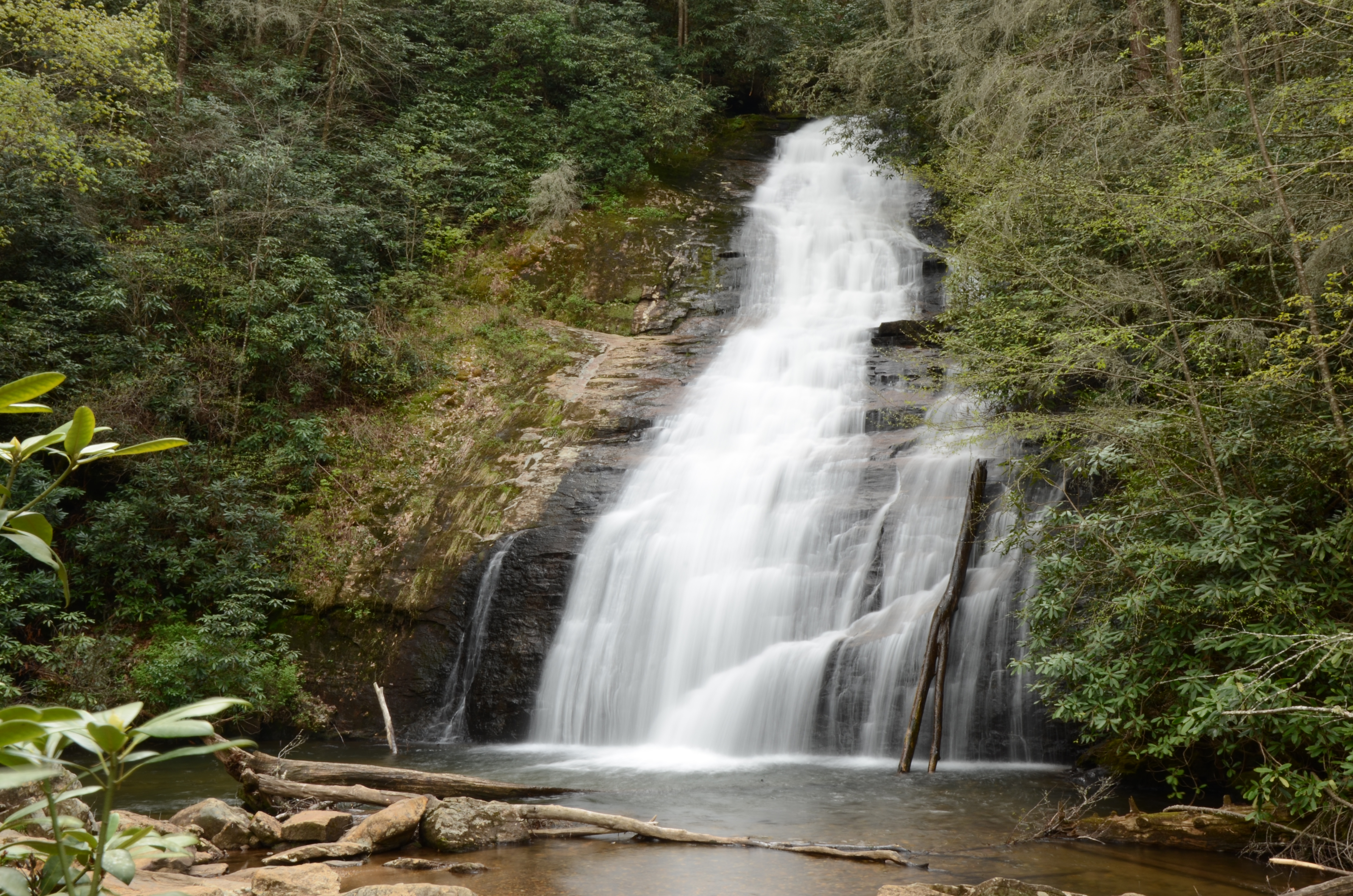 Helton Creek Falls waterfall in Union County, Georgia