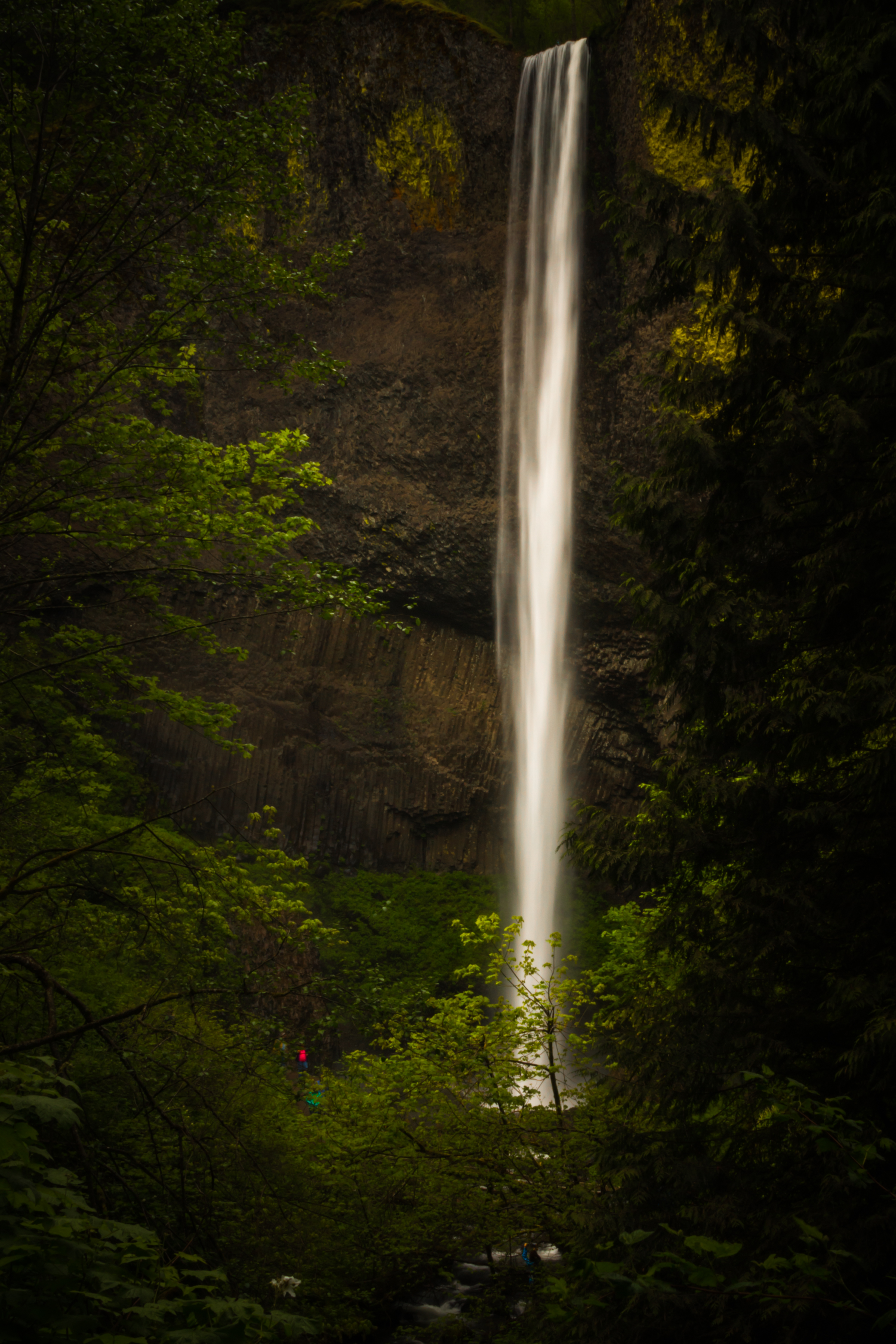 Latourell Falls waterfall view