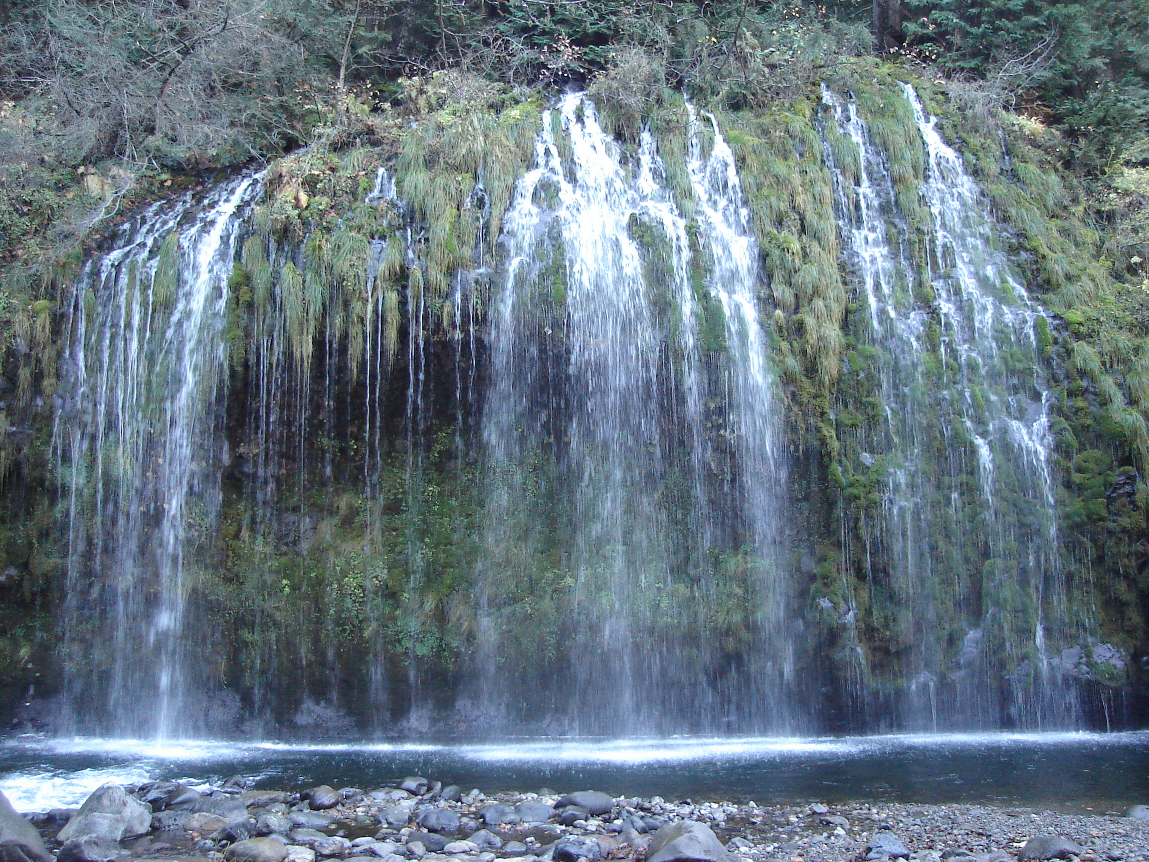 Mossbrae Falls waterfall view