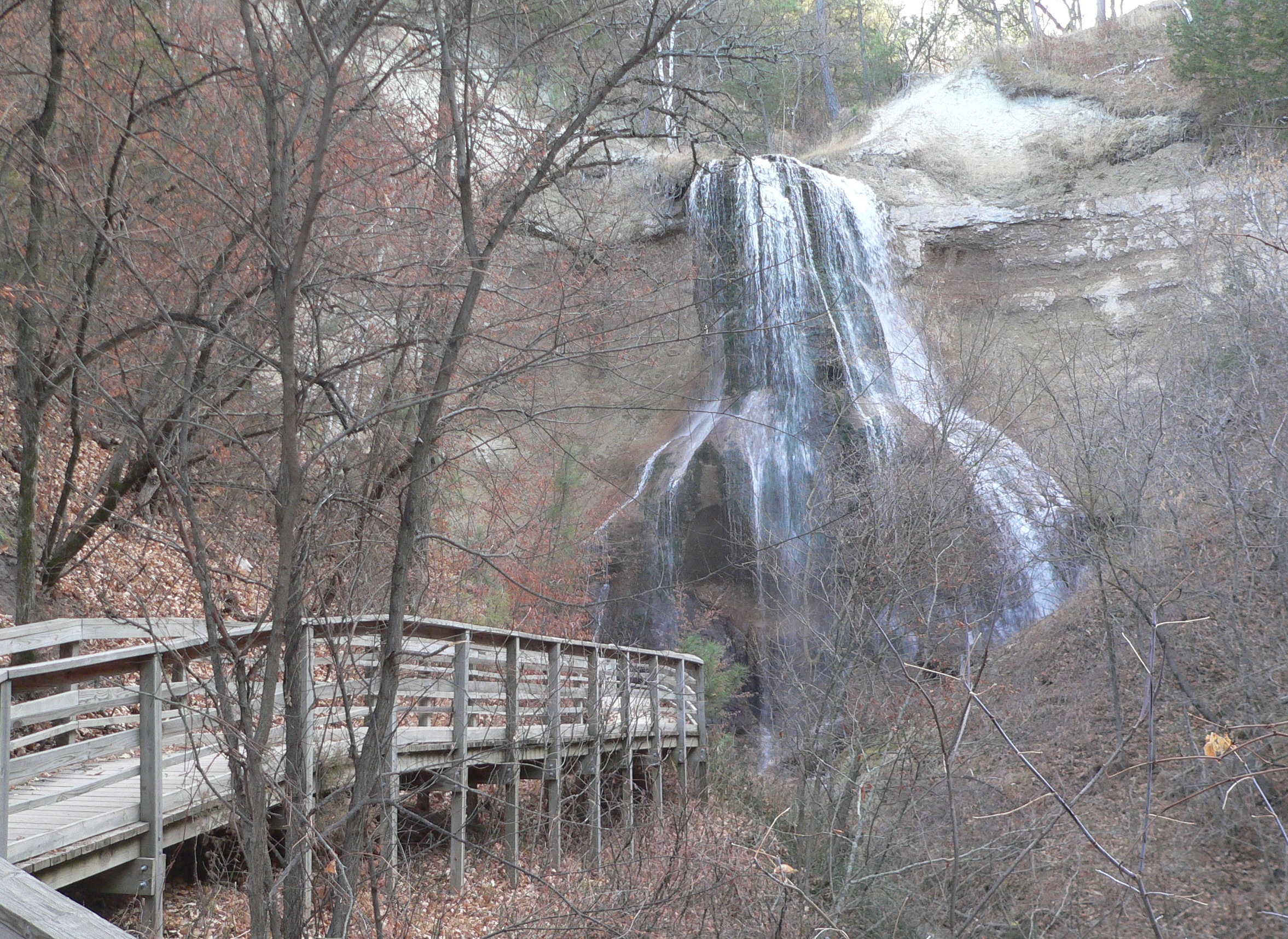 Smith Falls waterfall view