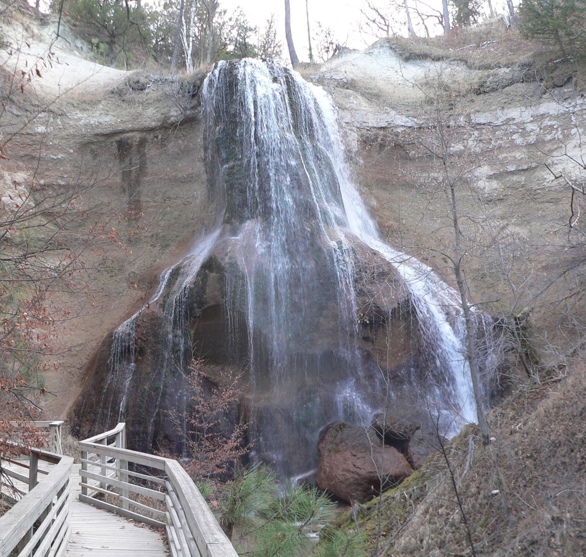 Smith Falls waterfall view